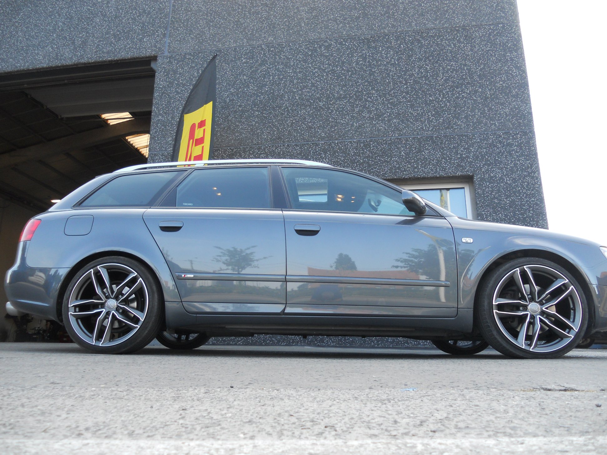 Audi A4 - 19" GMP Atom