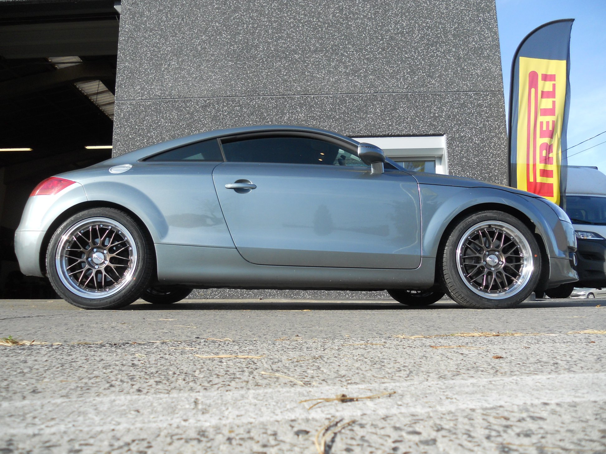 Audi TT - 18" Dotz Revvo